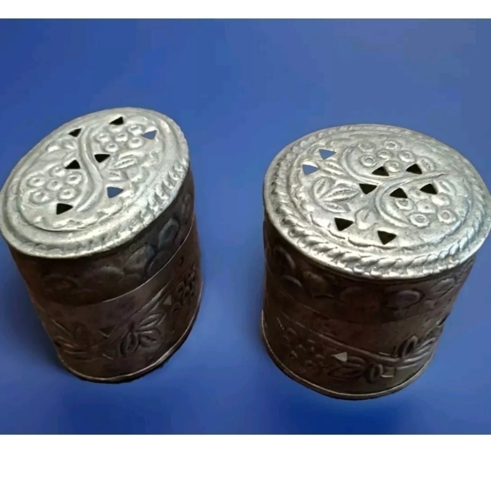 2 Vtg. Collectible Silverplate/Tins Storage Jewelry/Potpourri Box Pretty Floral